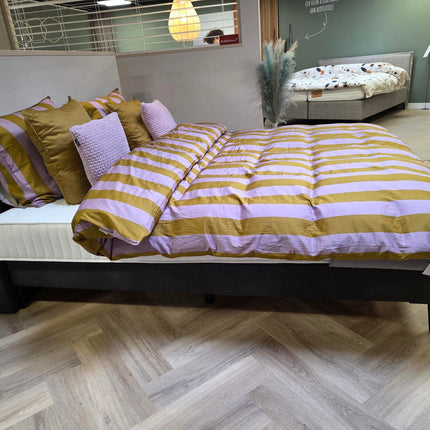 Beddelicious Cosmos box, vlakke uitvoering incl. hoofdbord. Geen matrassen!  Showmodel