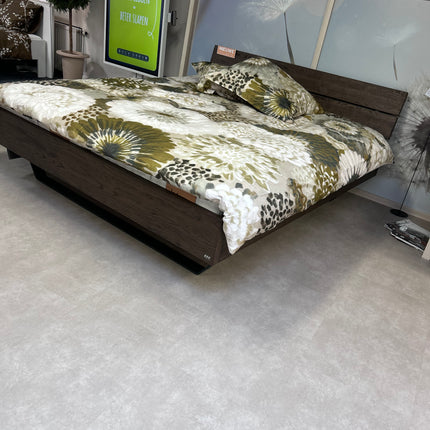 Oak Wild , ledikant met hoofdbord en poten met middenbalk, SHOWMODEL 180/210 cm